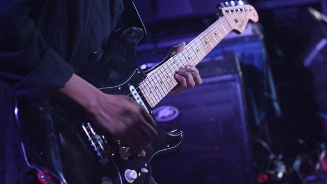Electric Guitar for Beginners (30 Day Guitar Player)